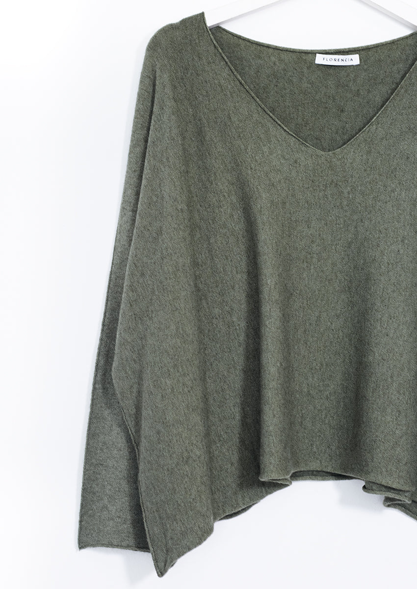 Wide point neck sweater