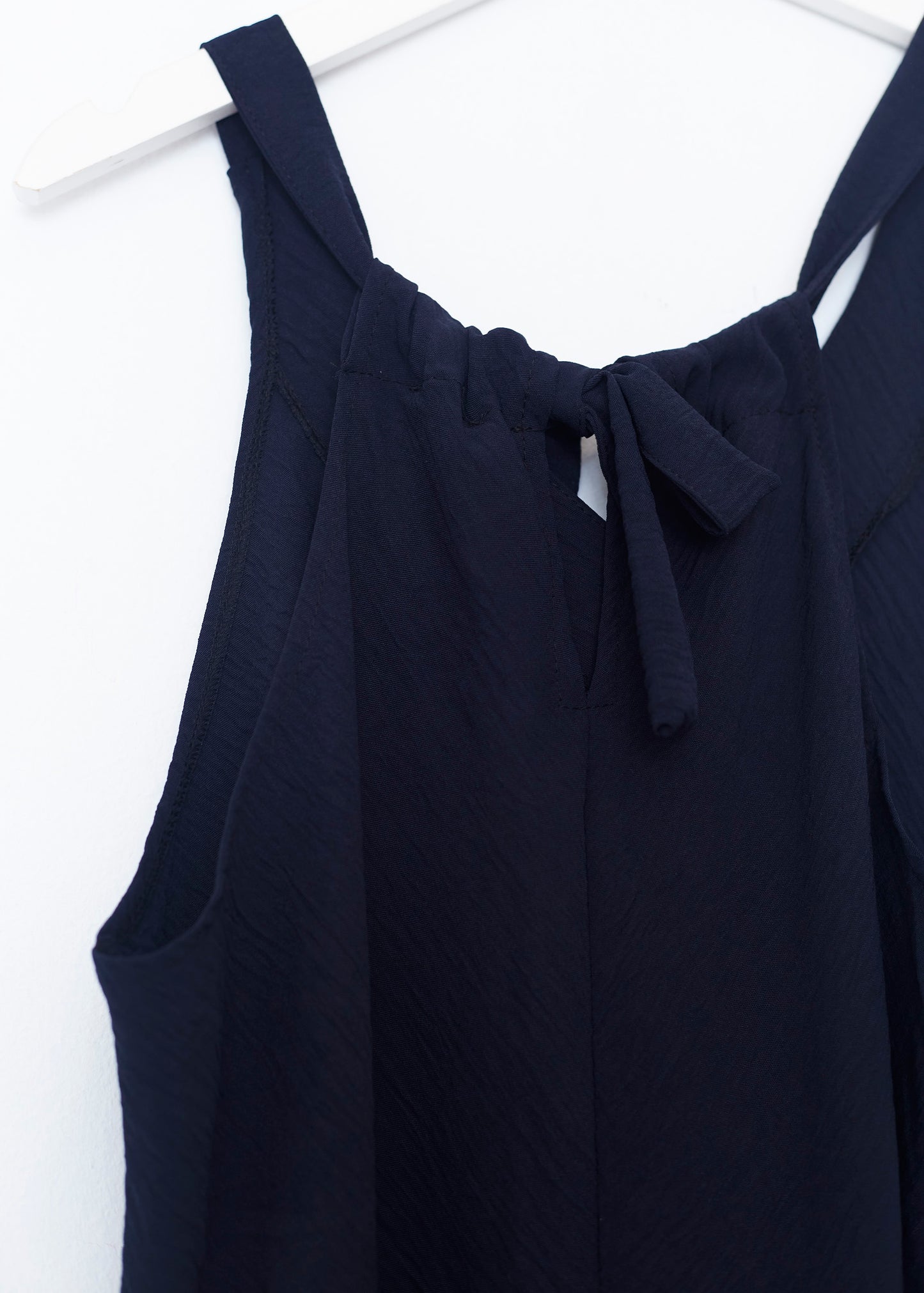 Flowy bow top