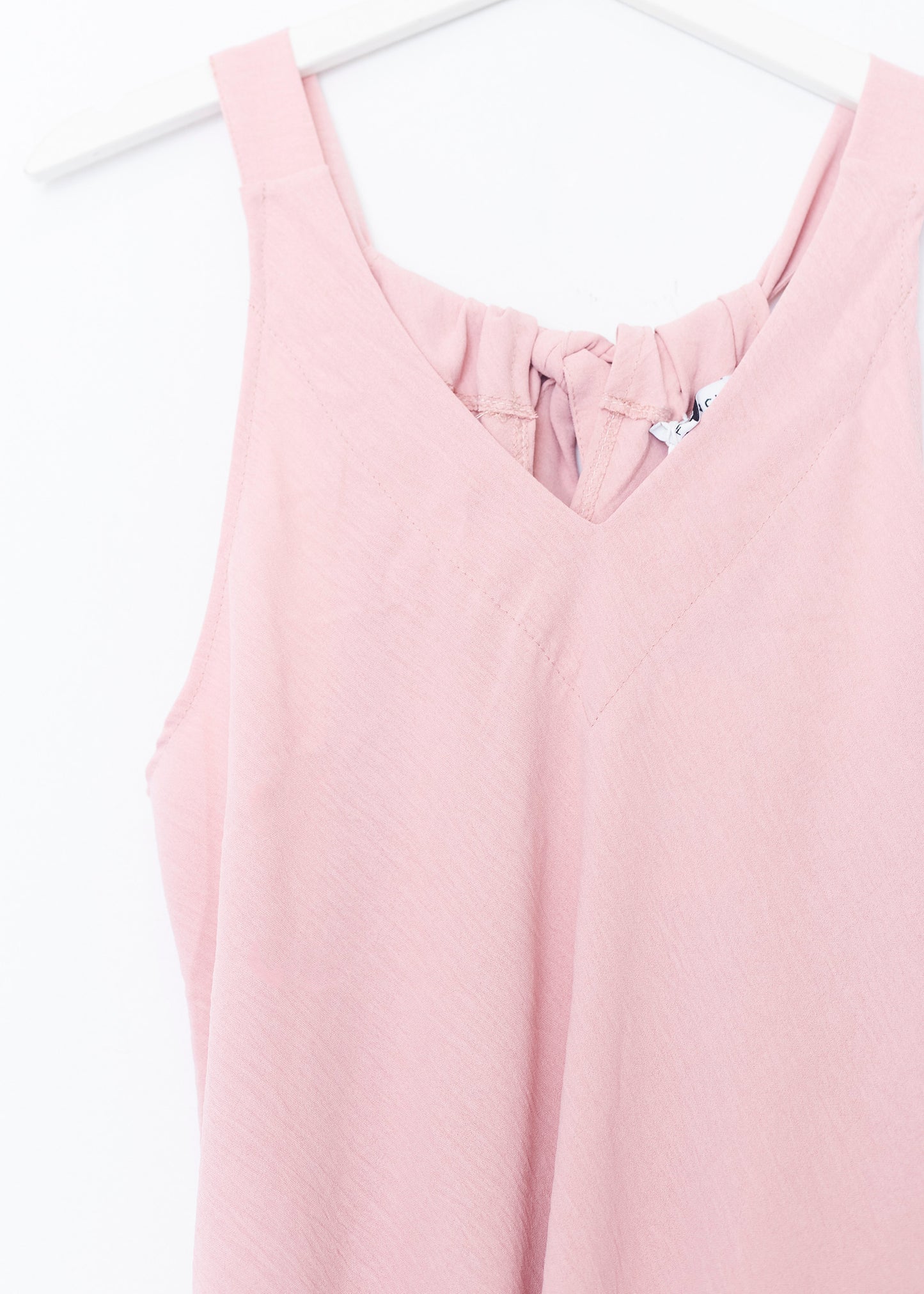 Flowy bow top