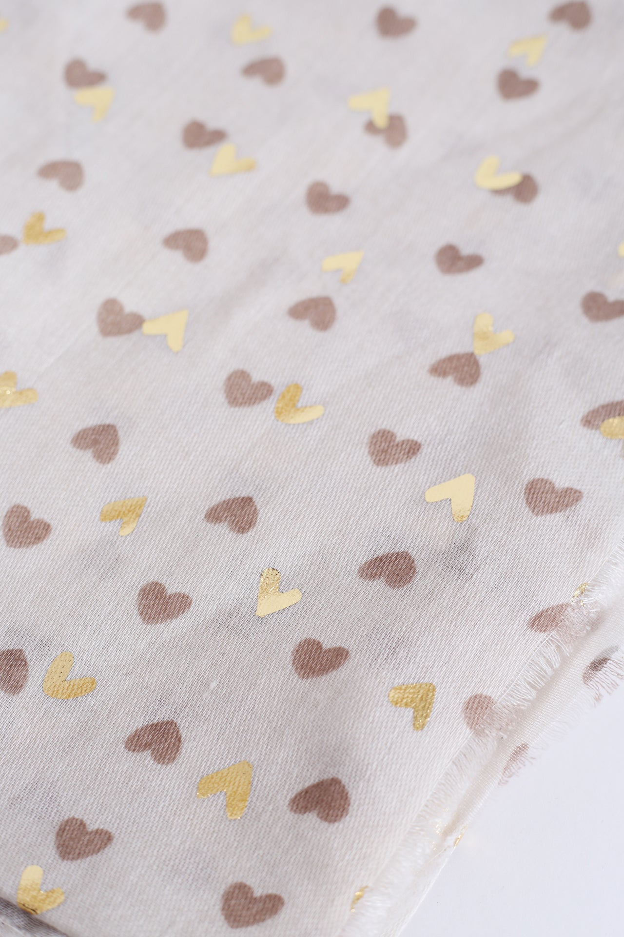 Pañuelo corazones desflecado