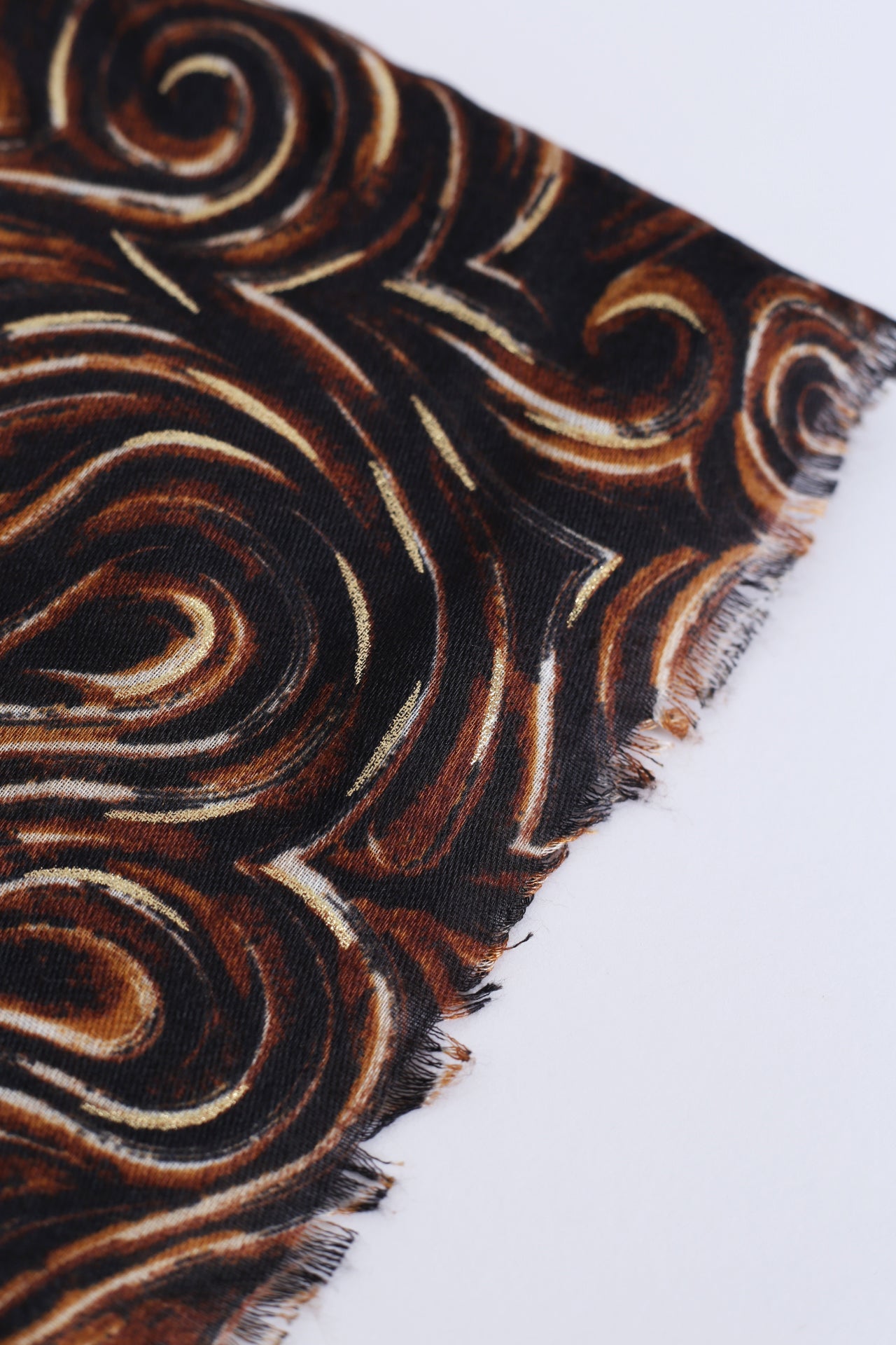 Pañuelo estampado dorados
