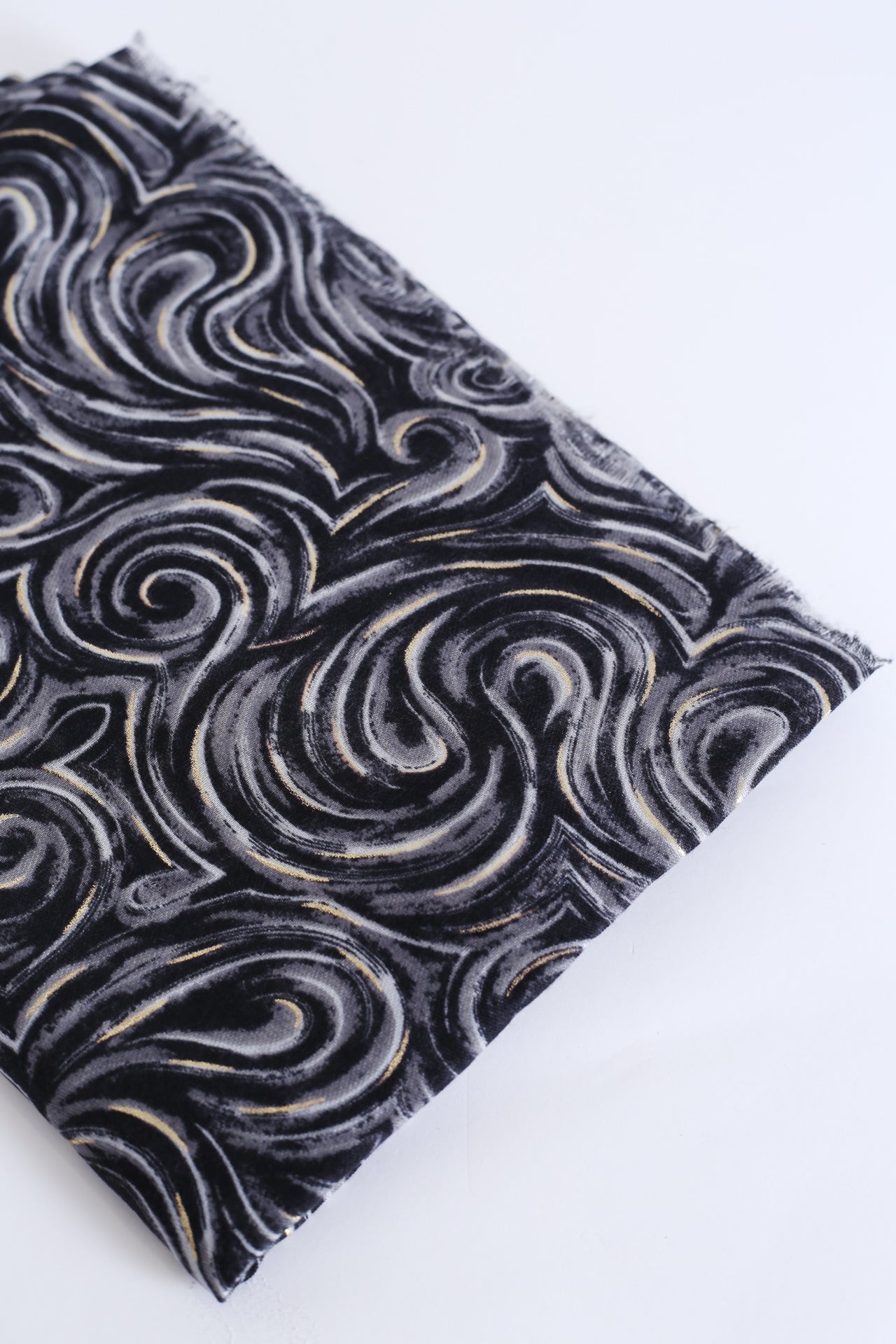 Pañuelo estampado dorados