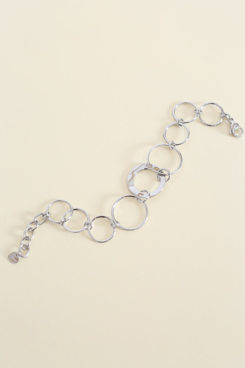 Flower and pearl bracelet