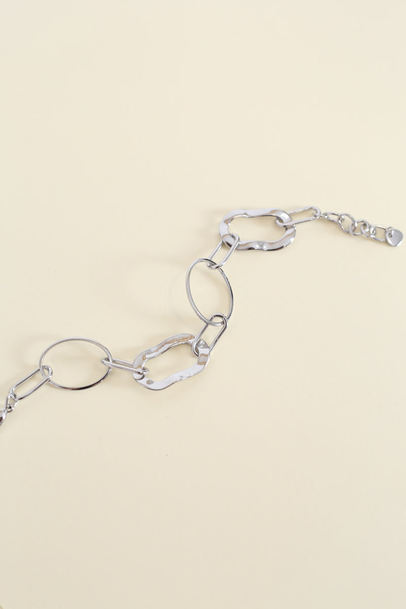 Flower and pearl bracelet