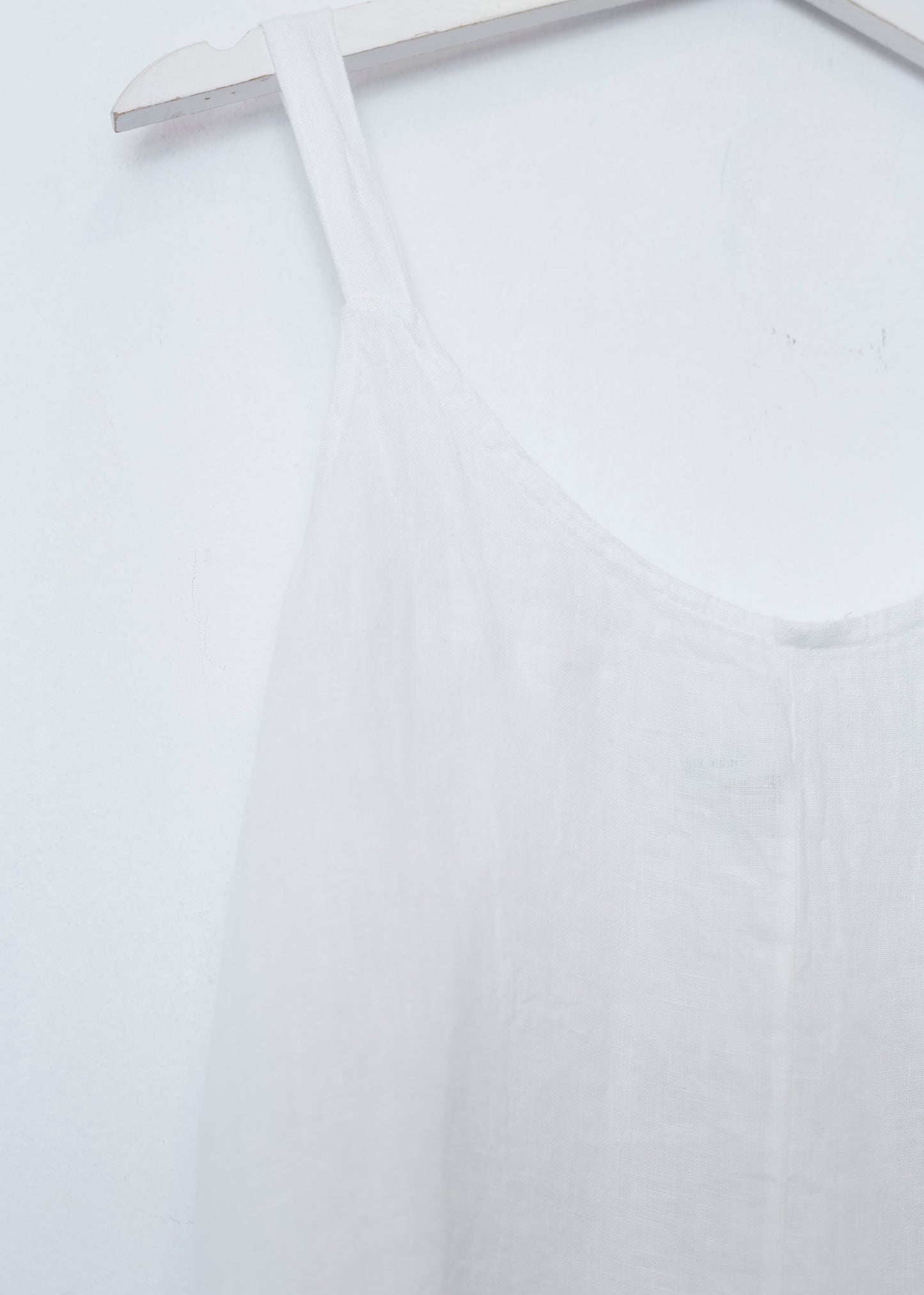 Short linen jumpsuit