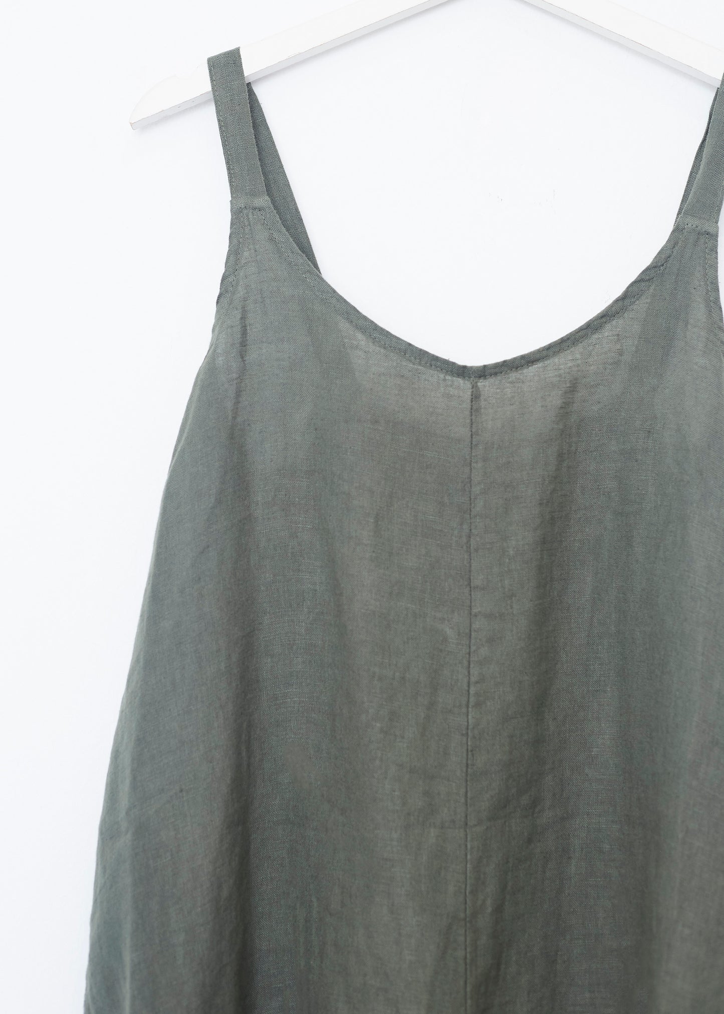 Short linen jumpsuit