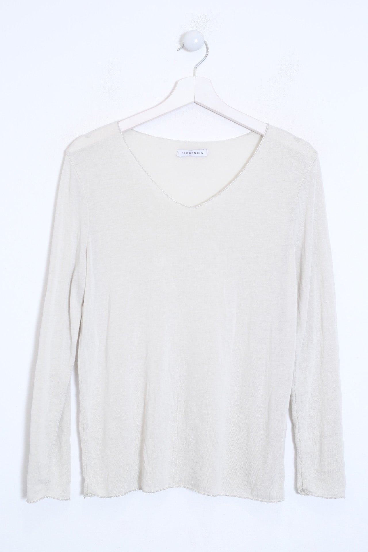 Camiseta cuello punta plata