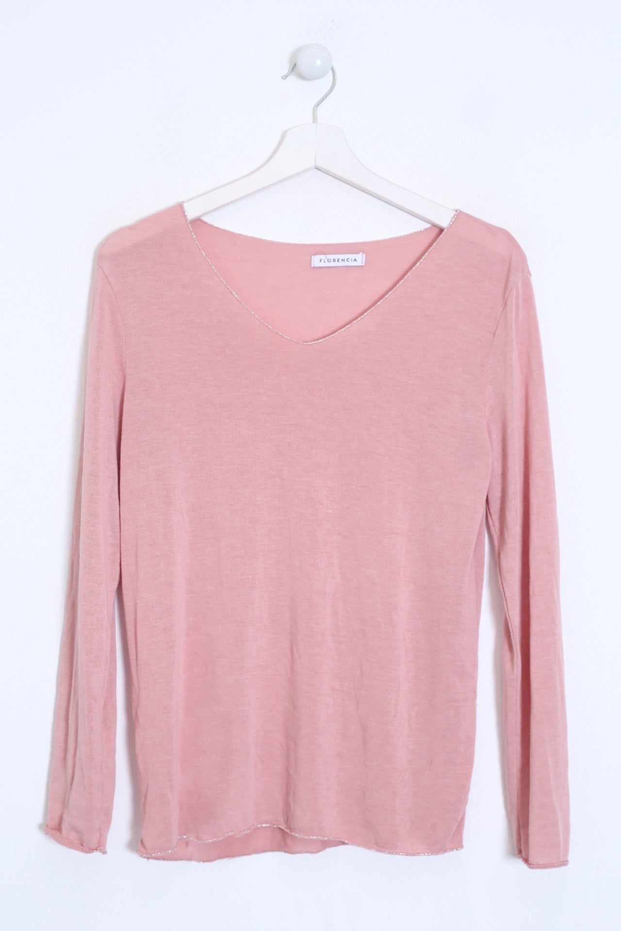 Camiseta cuello punta plata