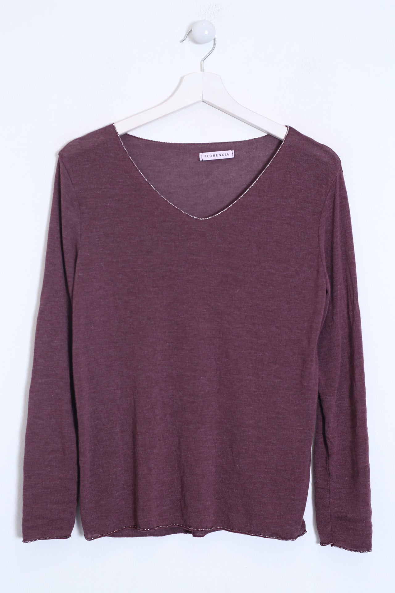 Camiseta cuello punta plata