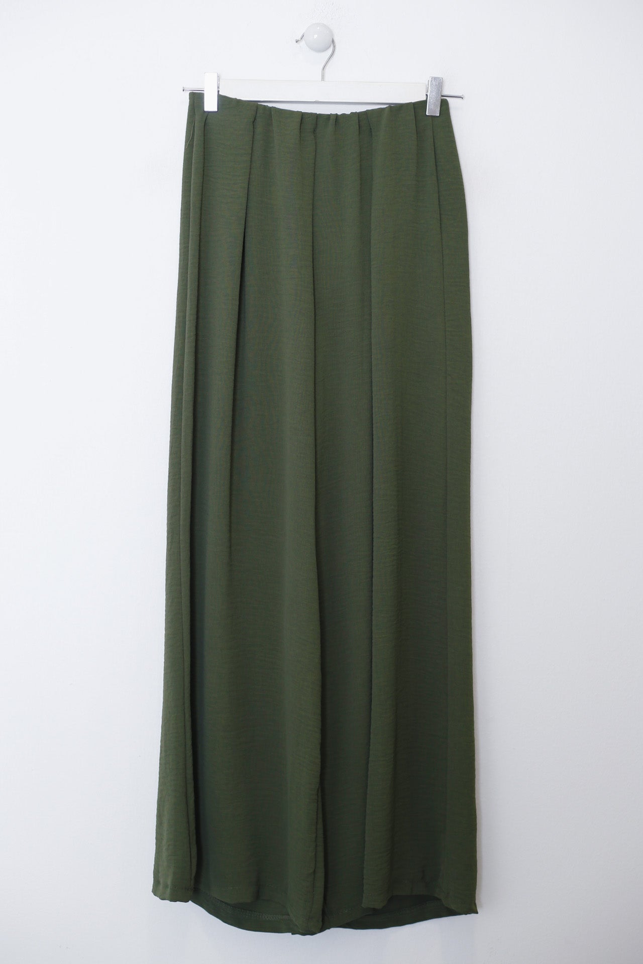 Pantalones anchos fluidos