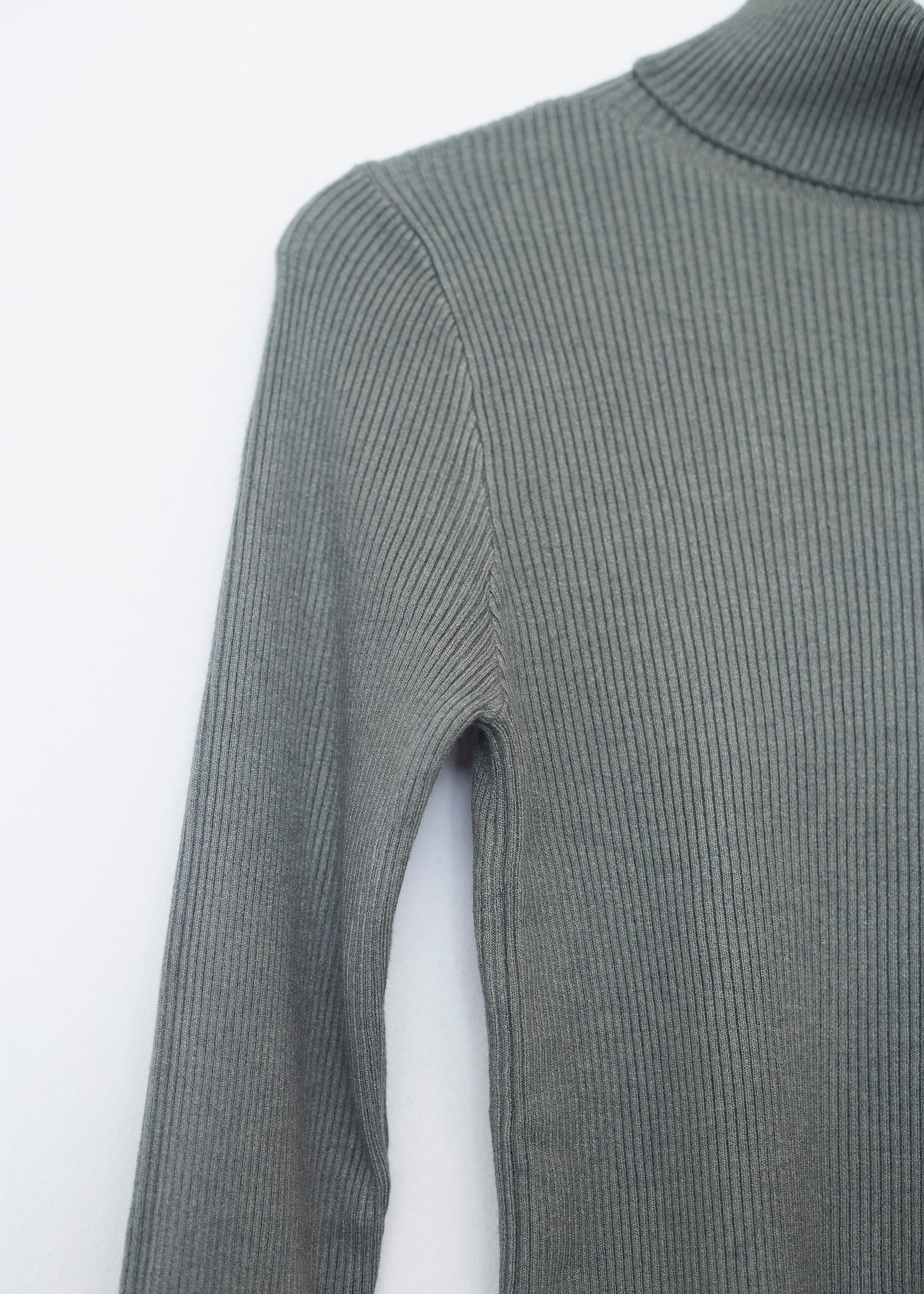 Ribbed turtleneck sweater