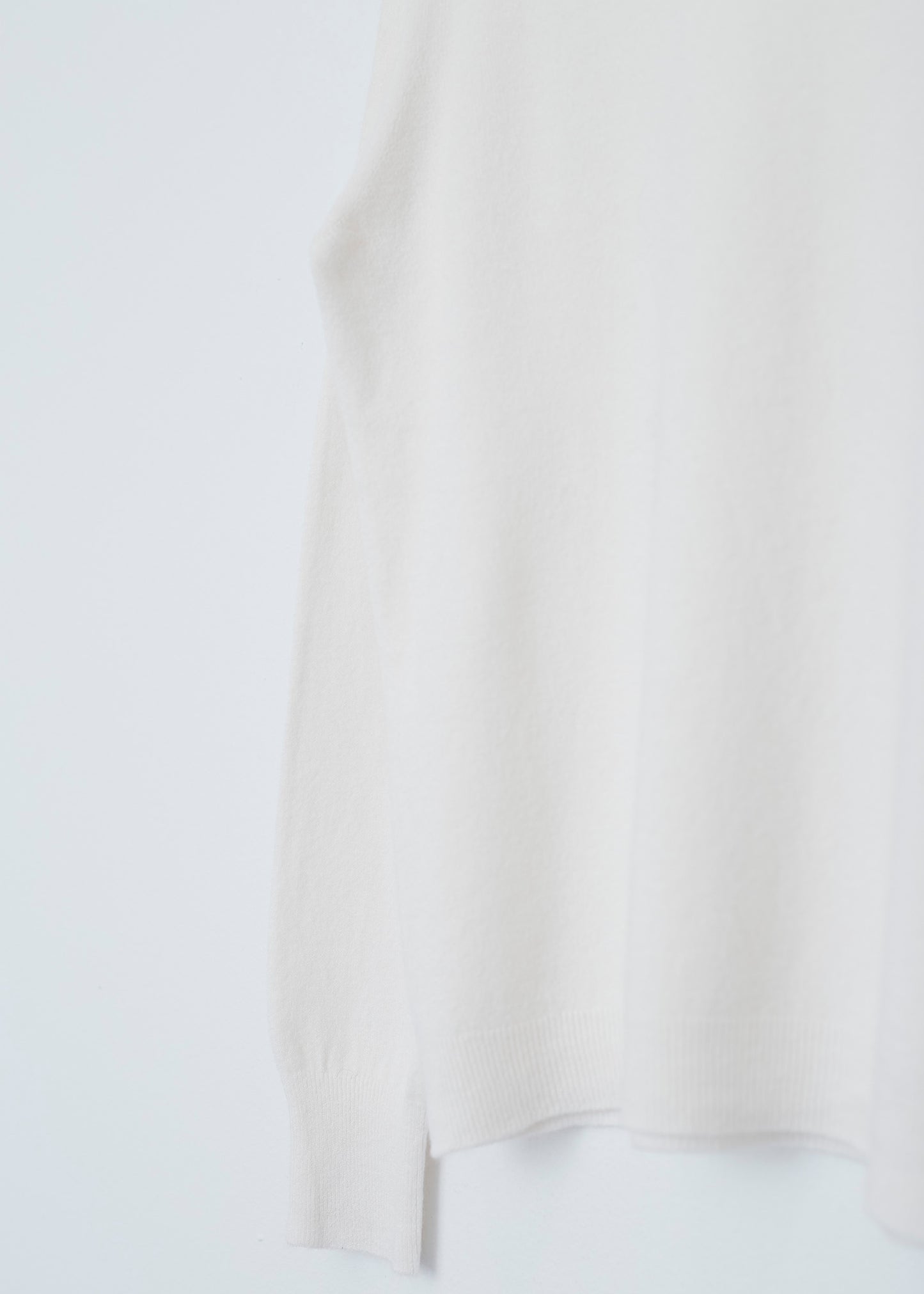 Seamless round neck sweater