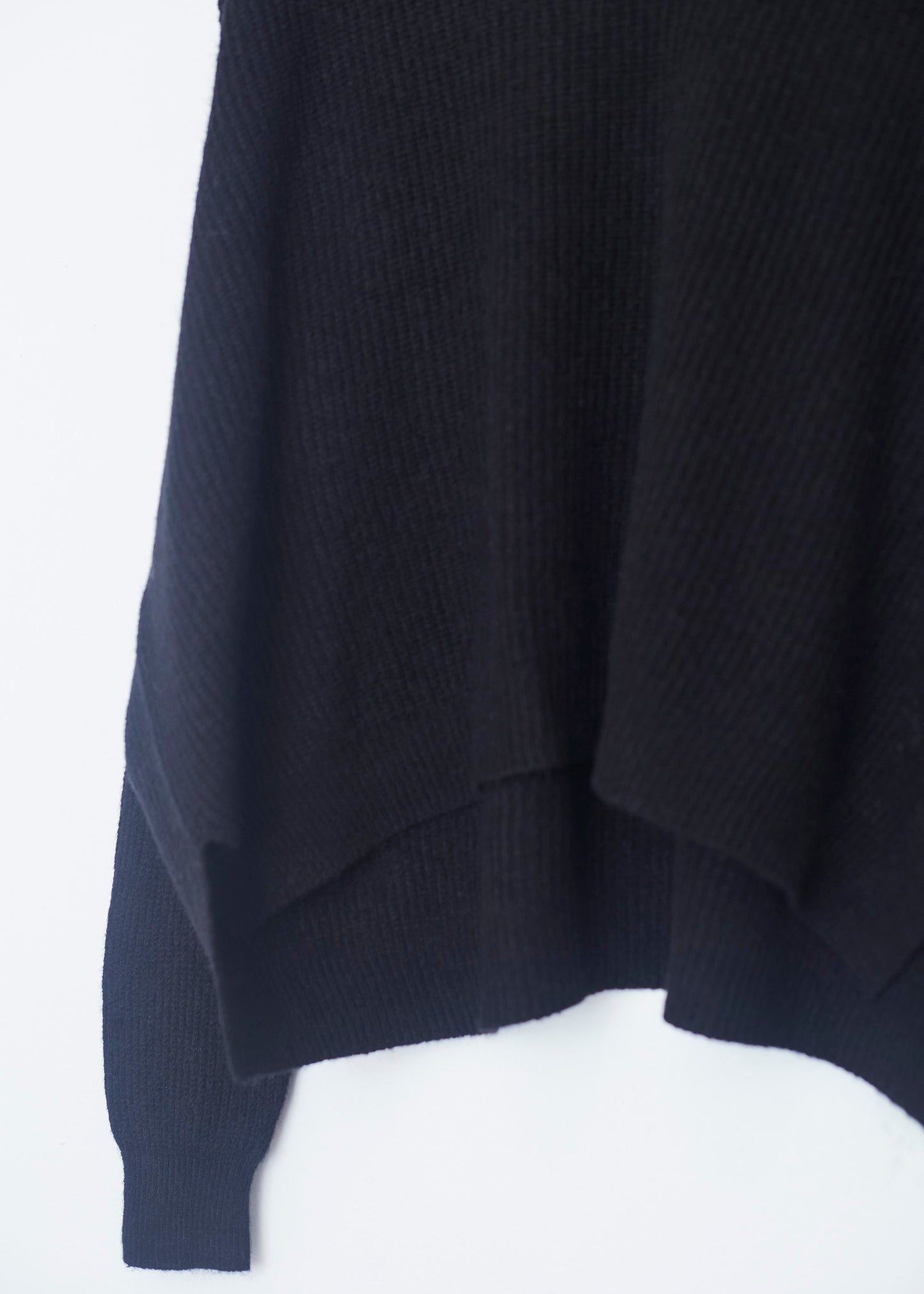 Seamless jersey with openings