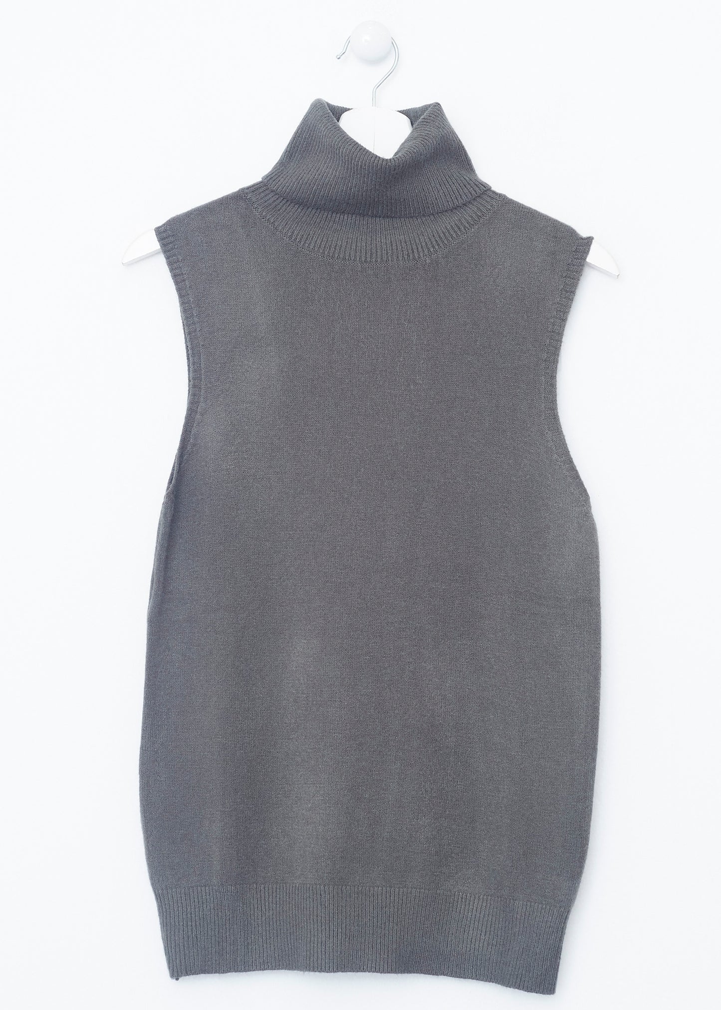 Sleeveless jersey