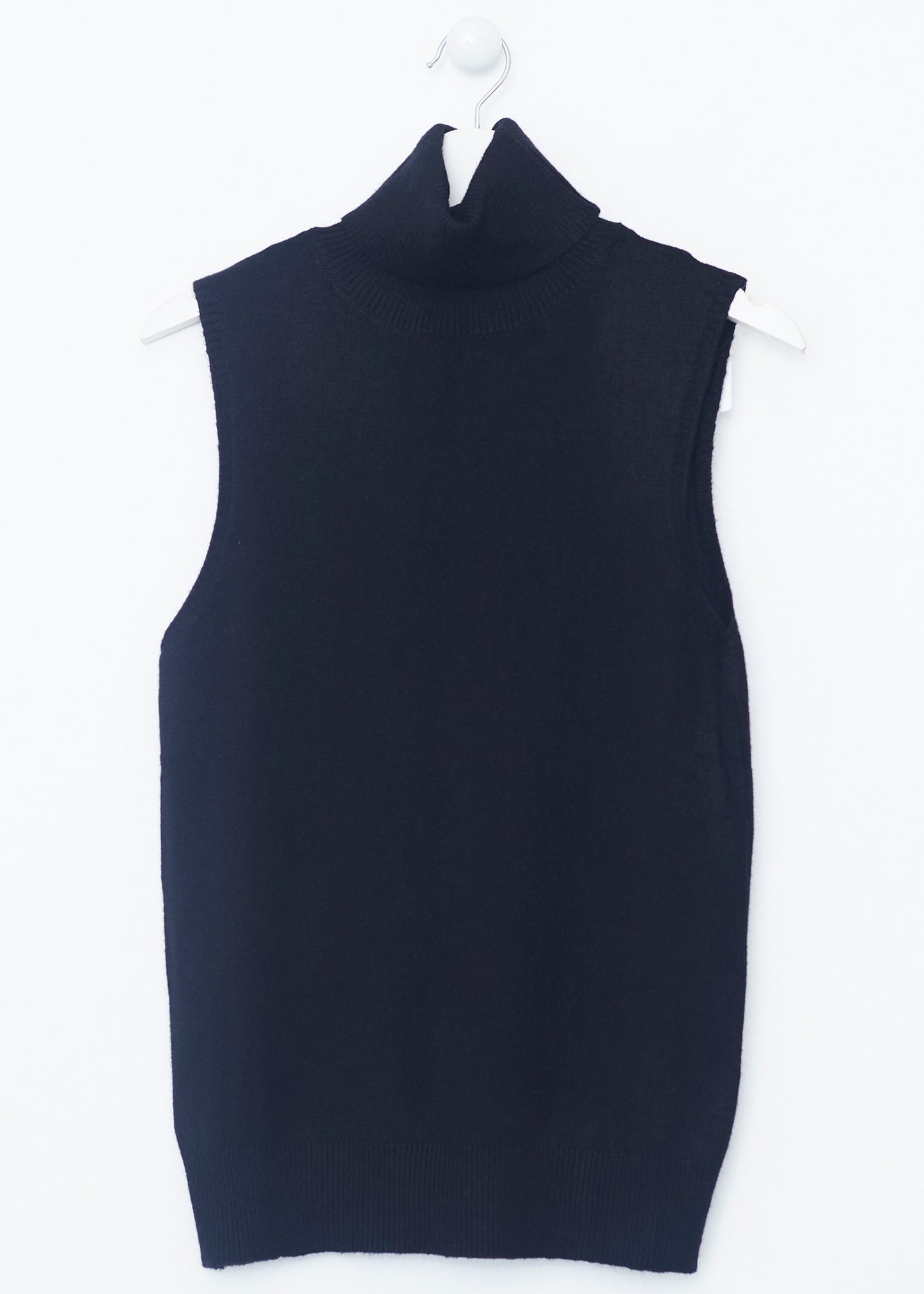 Sleeveless jersey