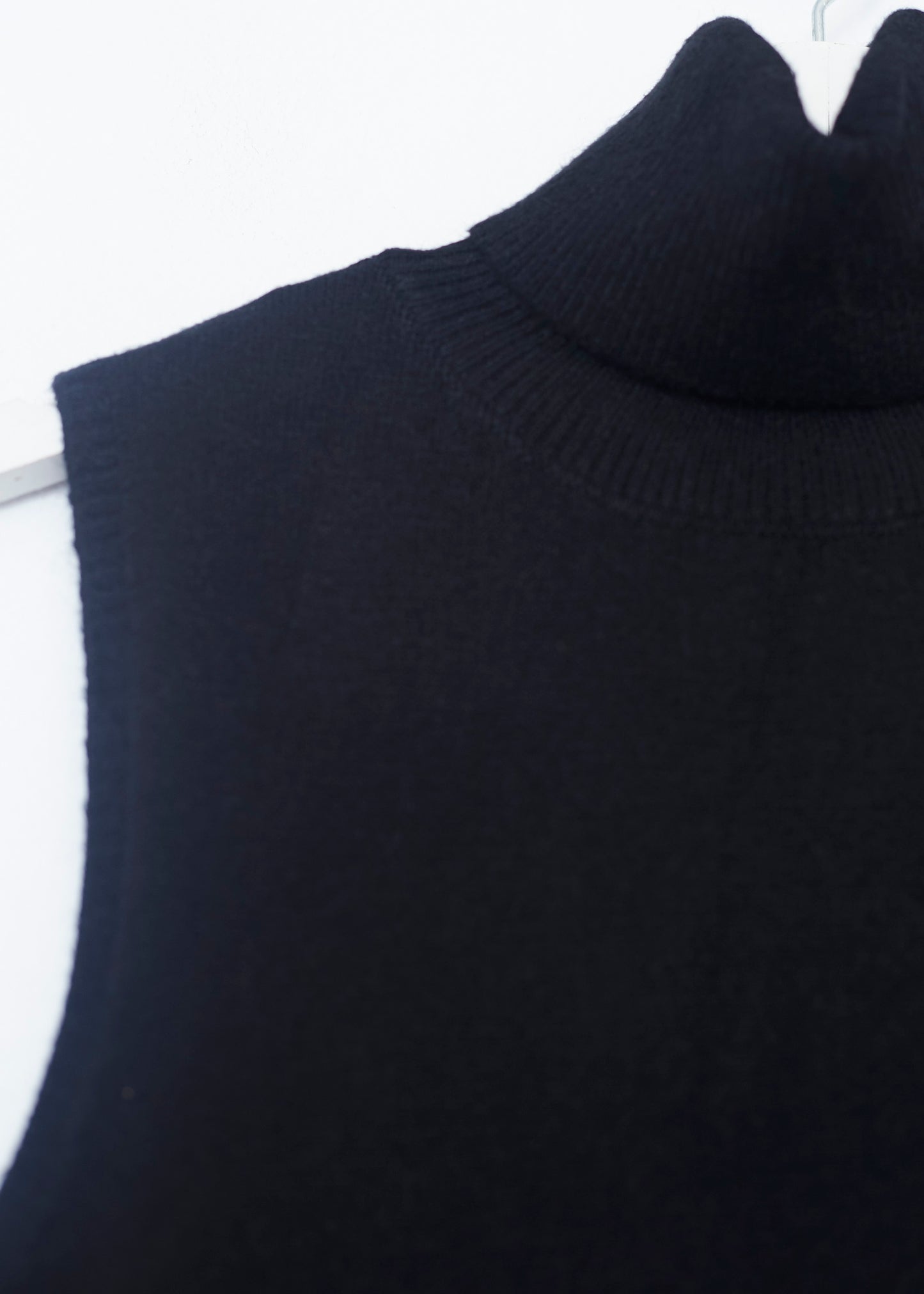 Sleeveless jersey