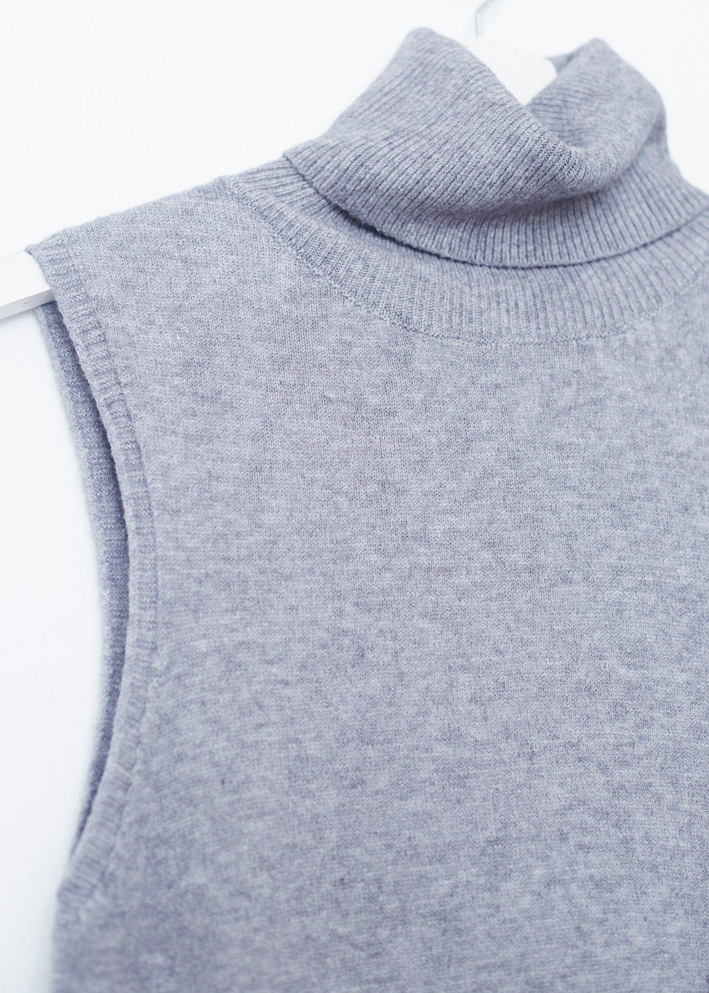 Sleeveless jersey