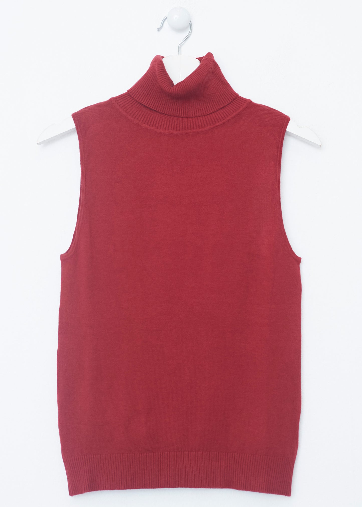 Sleeveless turtleneck sweater