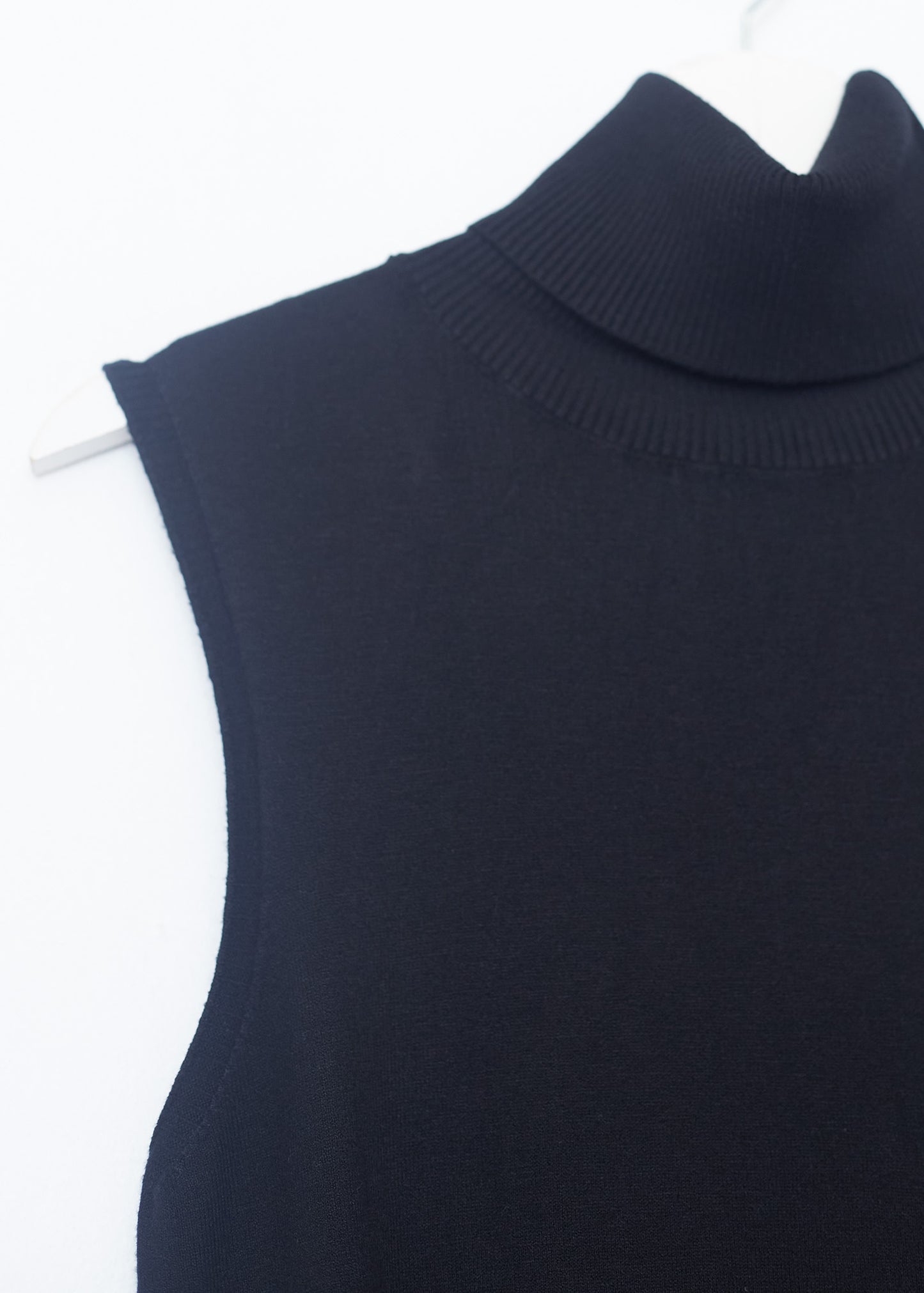 Jersey sin mangas cuello alto