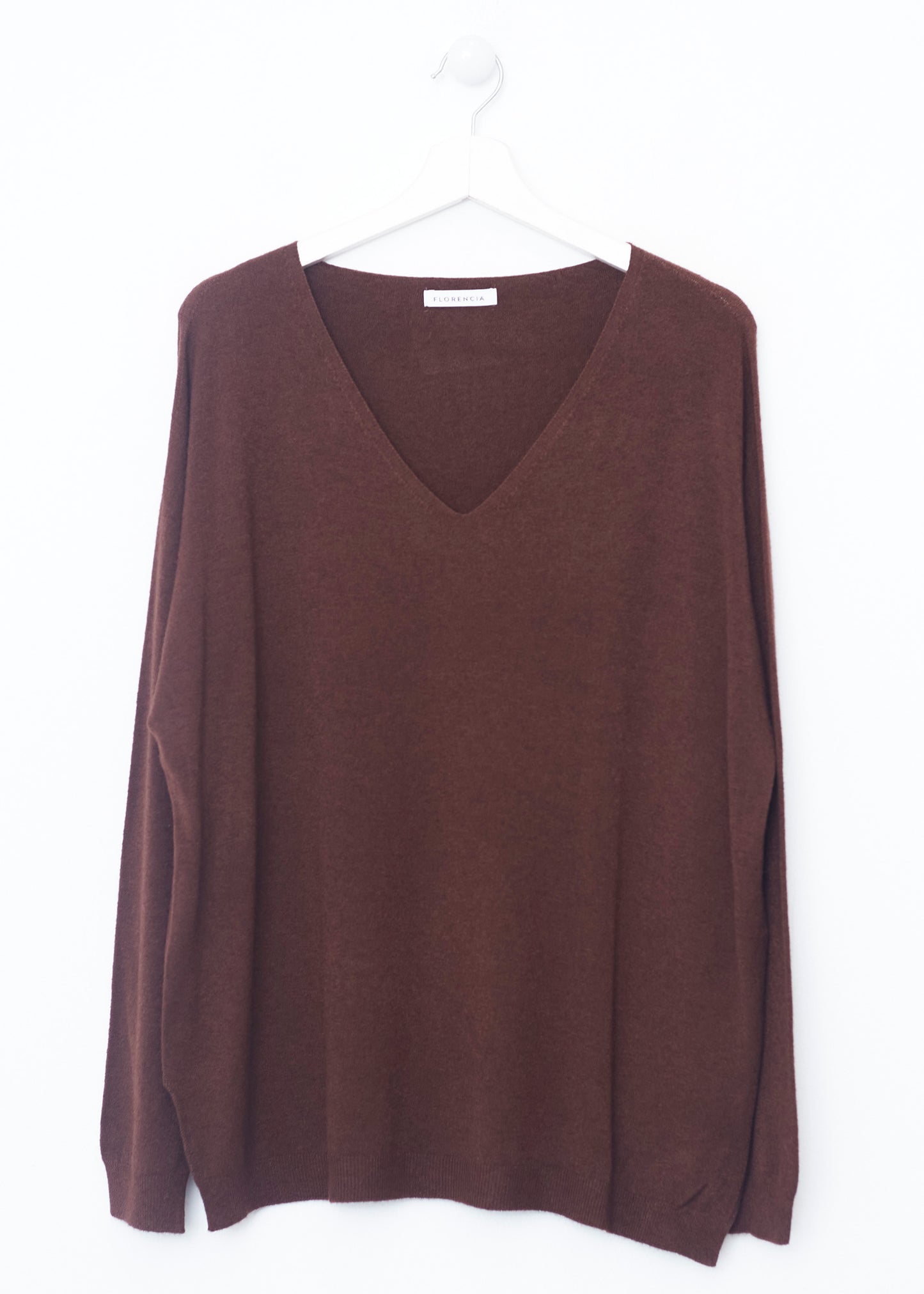 Seamless point-neck sweater