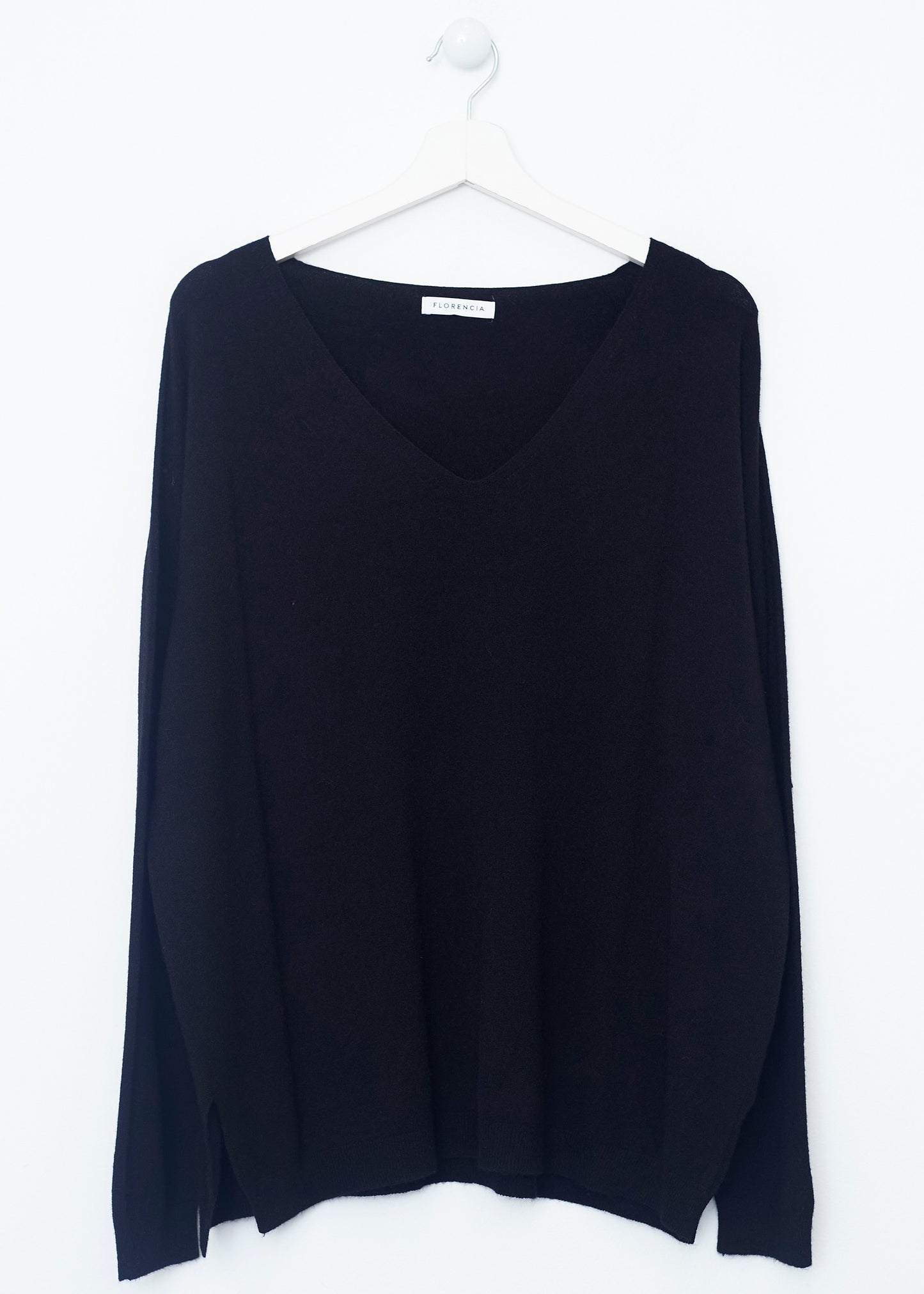 Seamless point-neck sweater