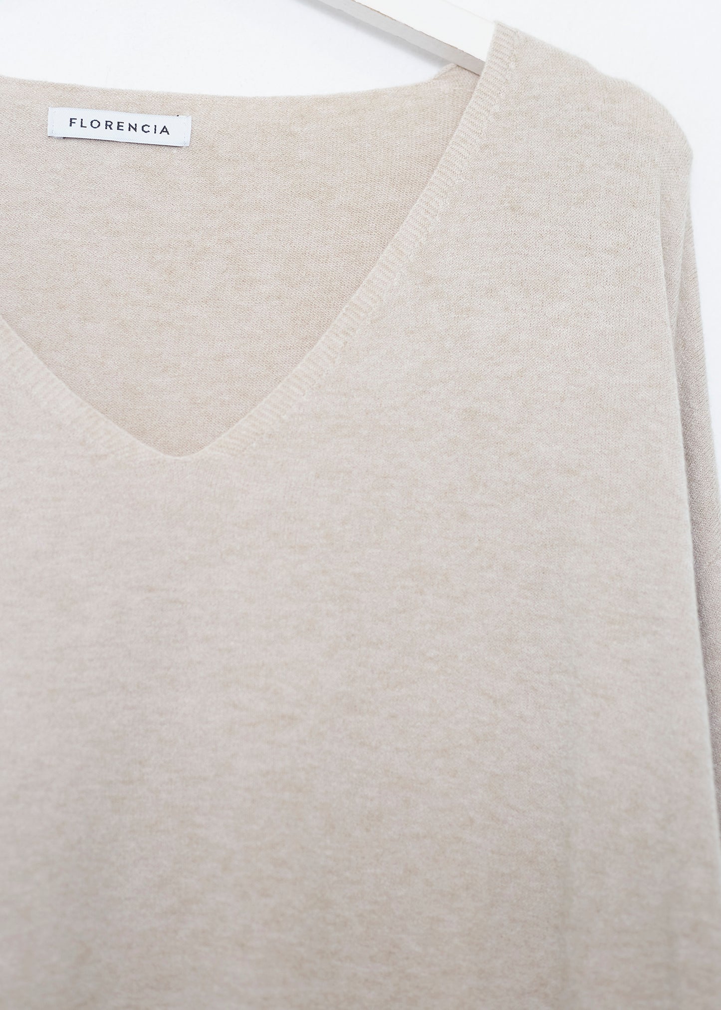 Seamless point-neck sweater