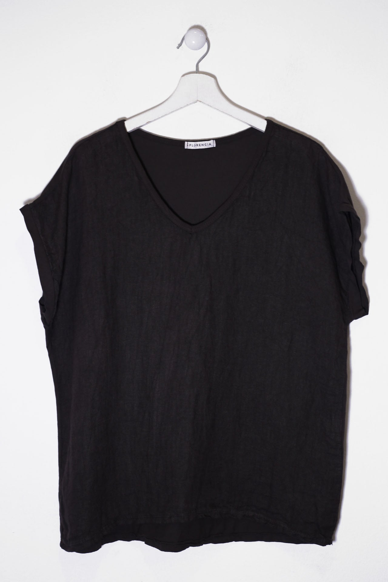 Camiseta lino cuello punta