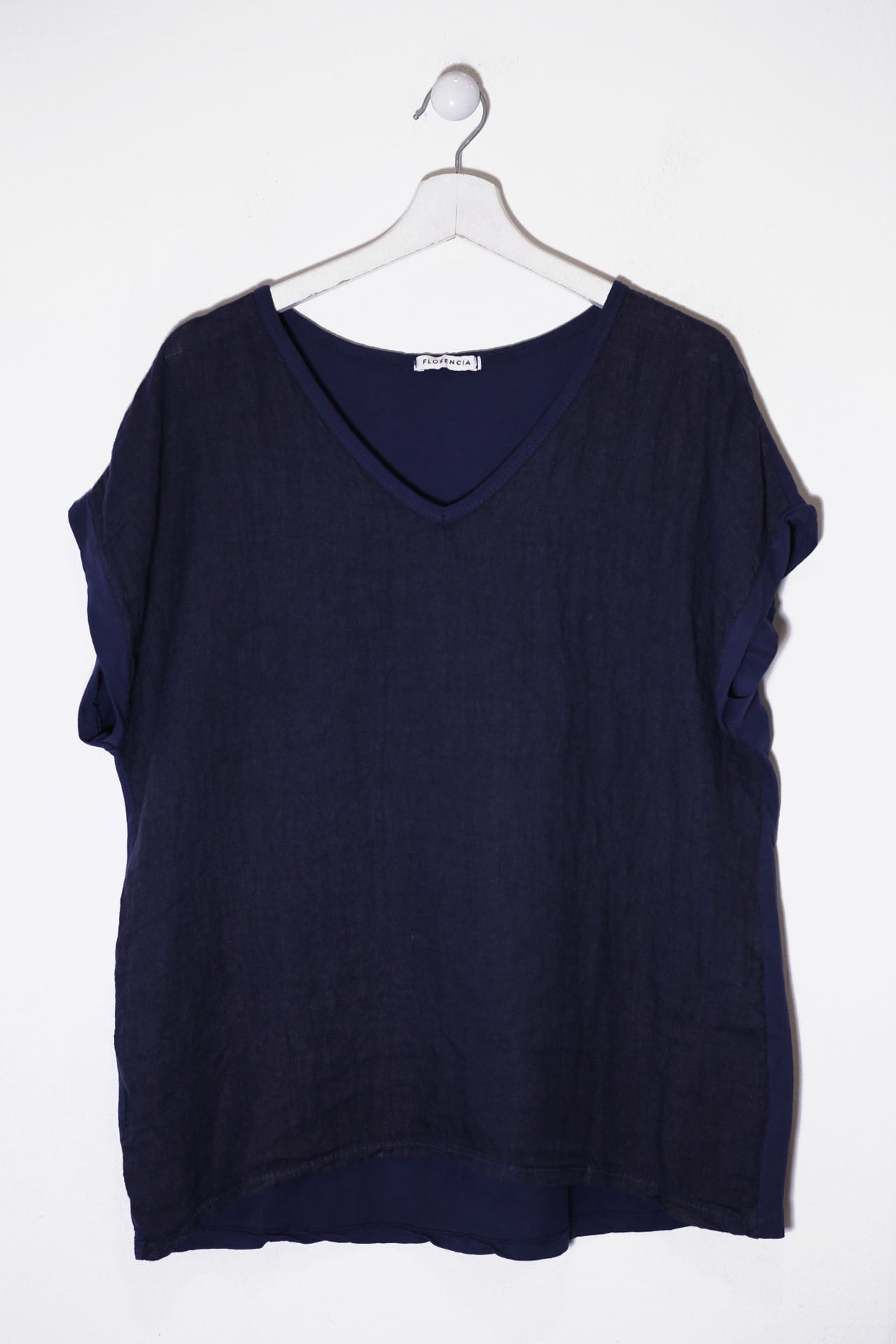 Camiseta lino cuello punta