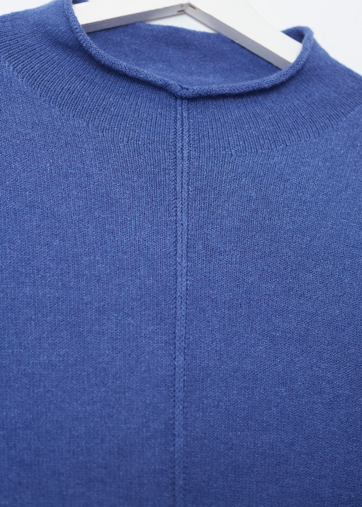 Seamless high neck jersey