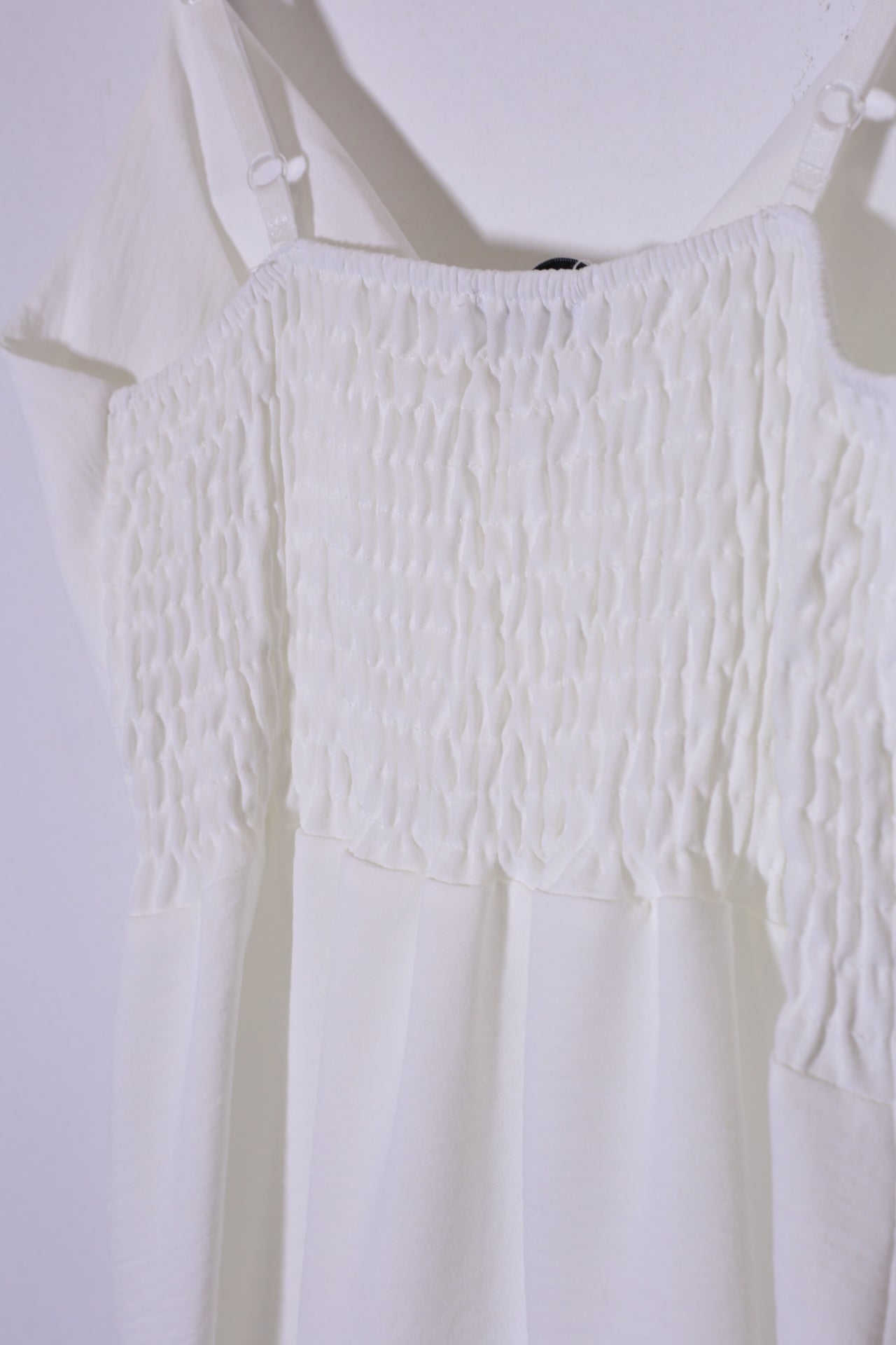 Vestido corto fruncido