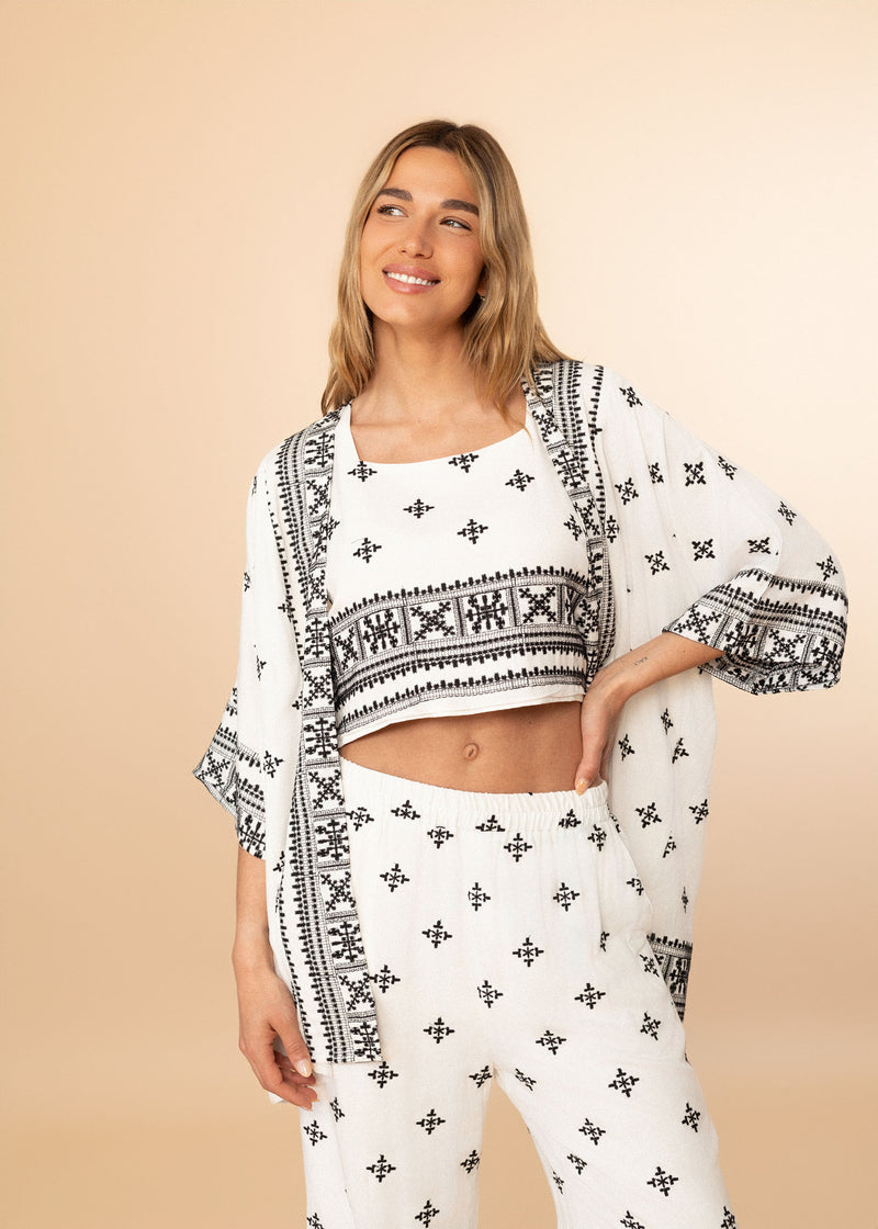 Kimono indio bordado